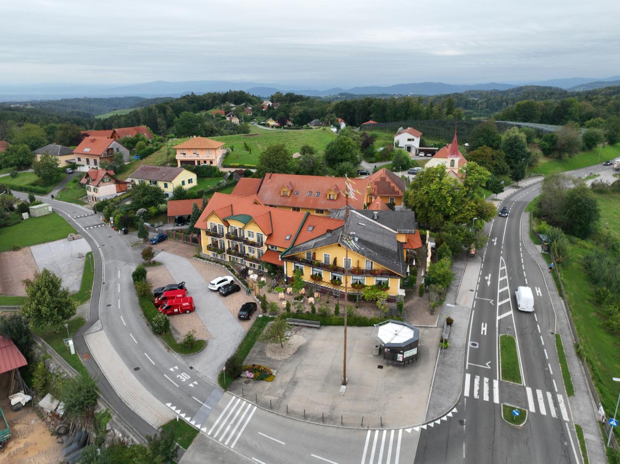 Gasthof Grossschedl Zum Kramerwirt Lassnitzhoehe Luaran gambar